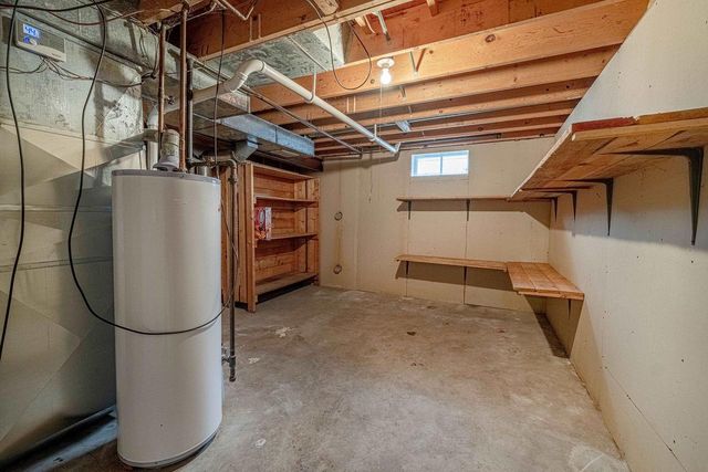 195 ASH Street, Oregon, WI 53575