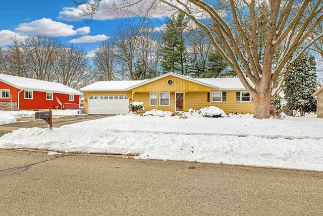 195 ASH Street, Oregon, WI 53575