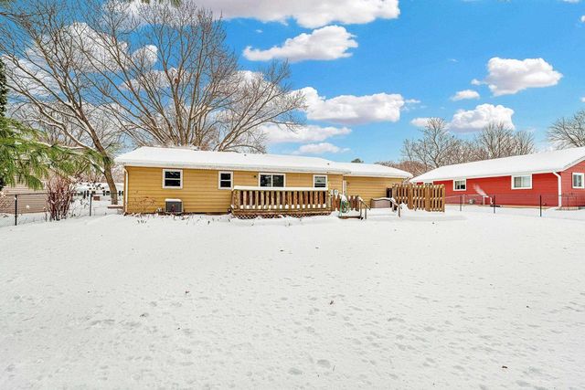 195 ASH Street, Oregon, WI 53575