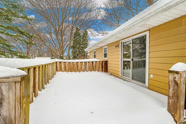 195 ASH Street, Oregon, WI 53575