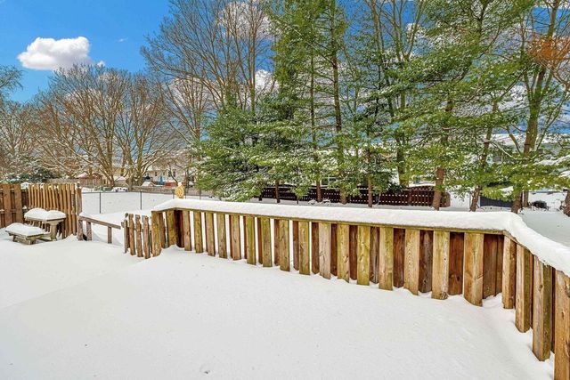 195 ASH Street, Oregon, WI 53575