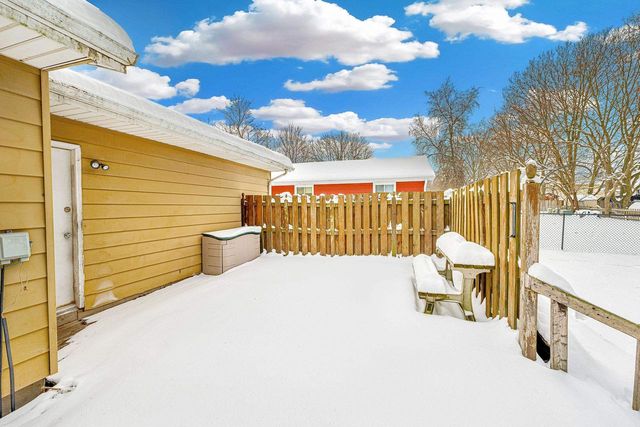 195 ASH Street, Oregon, WI 53575