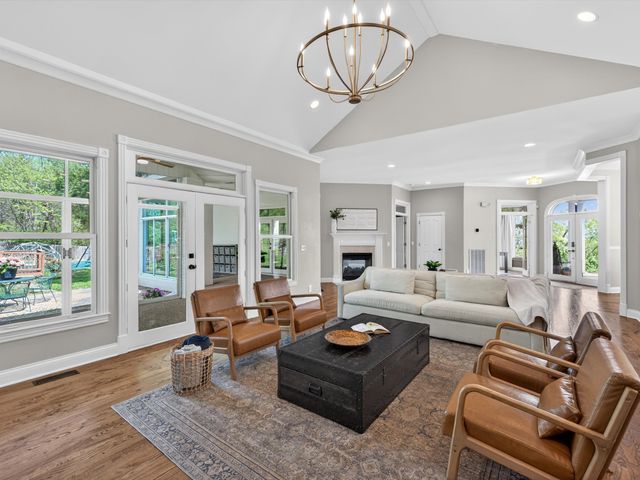 4321 Long Ln, Franklin, TN 37064