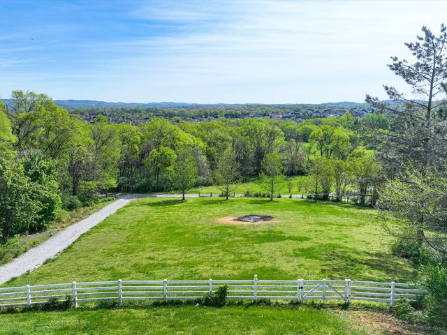 4321 Long Ln, Franklin, TN 37064