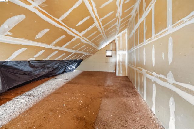 10933 Julius St D, Oakland, CA 94605