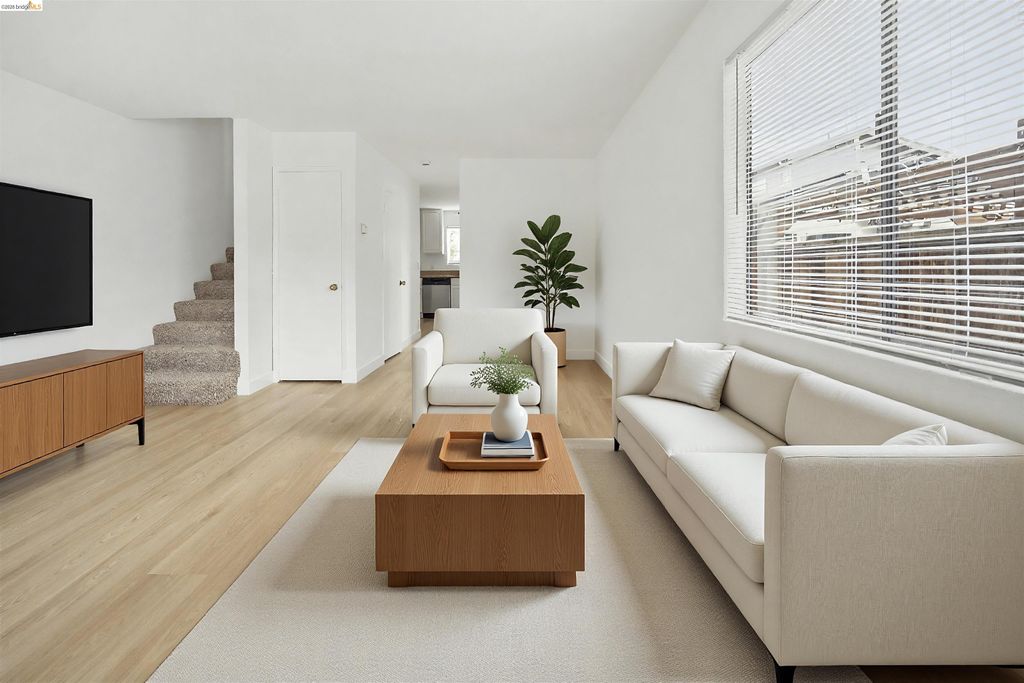 10933 Julius St D, Oakland, CA 94605