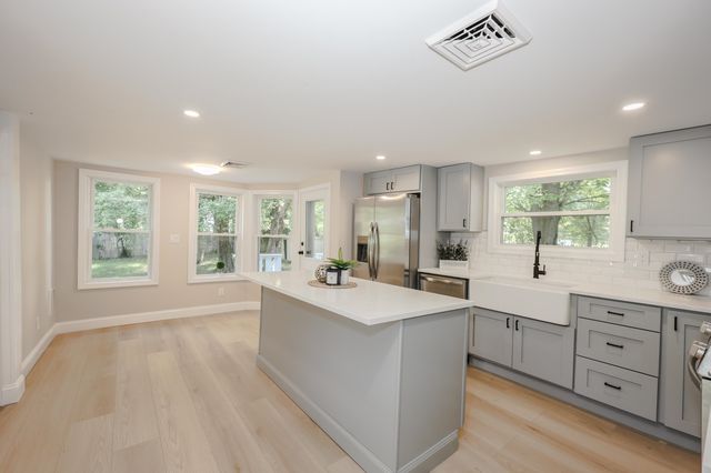 32 Raymond Road, Auburn, NH 03032