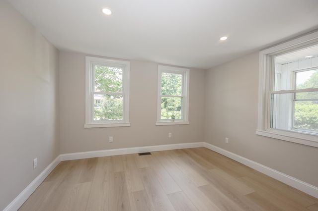 32 Raymond Road, Auburn, NH 03032