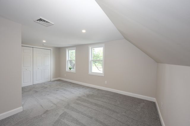 32 Raymond Road, Auburn, NH 03032