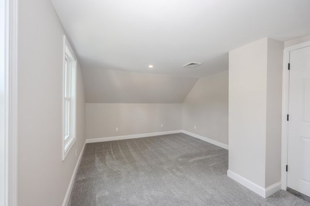 32 Raymond Road, Auburn, NH 03032