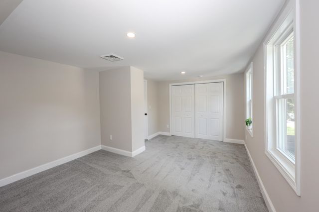32 Raymond Road, Auburn, NH 03032