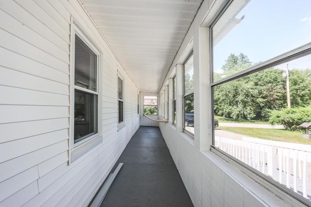 32 Raymond Road, Auburn, NH 03032