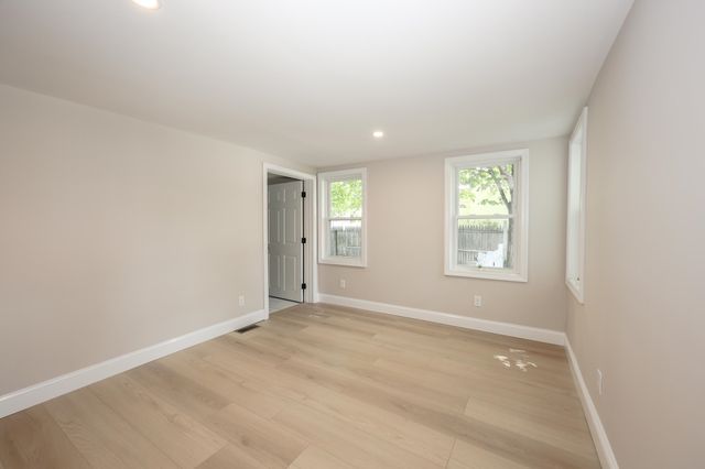 32 Raymond Road, Auburn, NH 03032