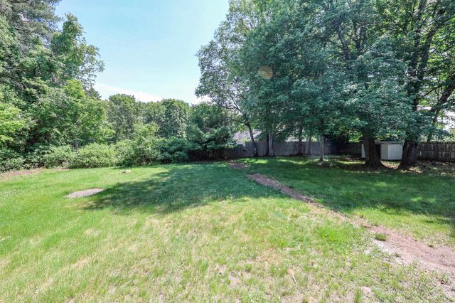32 Raymond Road, Auburn, NH 03032