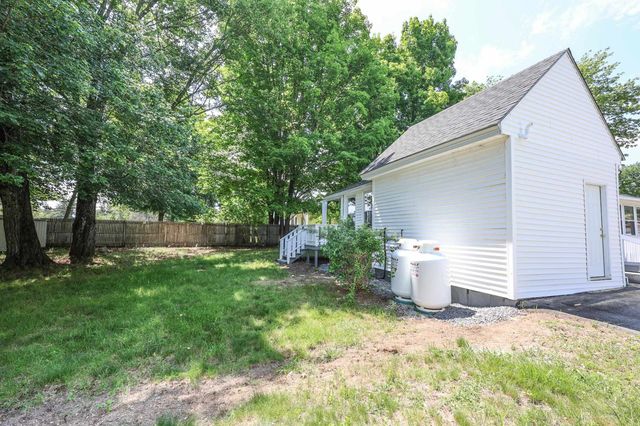 32 Raymond Road, Auburn, NH 03032