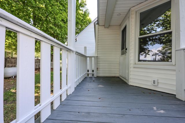32 Raymond Road, Auburn, NH 03032