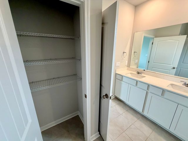 6555 Japonica Ln, White House, TN 37188