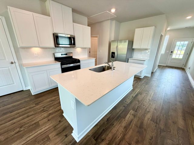 6555 Japonica Ln, White House, TN 37188