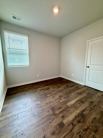 6555 Japonica Ln, White House, TN 37188