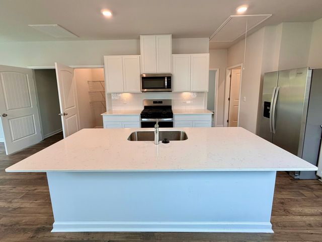 6555 Japonica Ln, White House, TN 37188