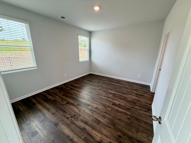 6555 Japonica Ln, White House, TN 37188