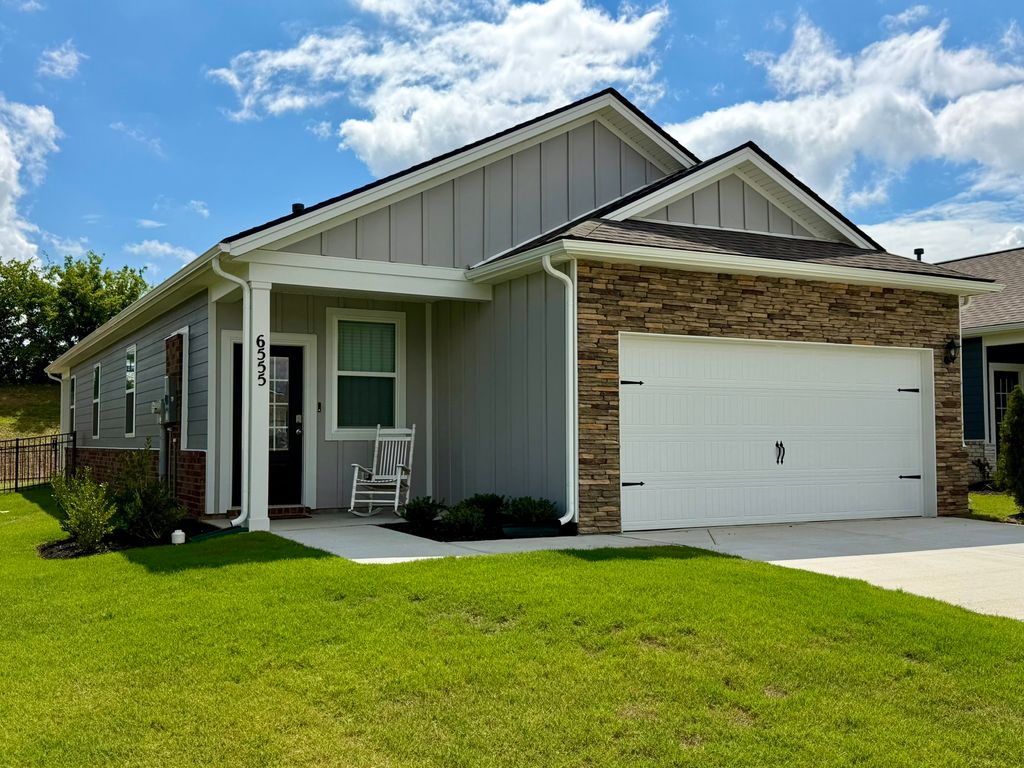 6555 Japonica Ln, White House, TN 37188