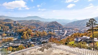 345 Greystone Heights Road, Gatlinburg, TN 37738