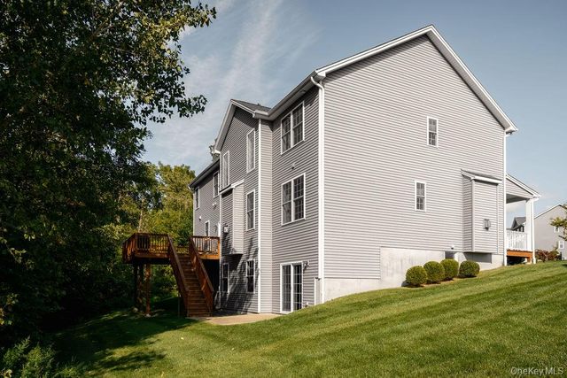 136 Stratford Drive, Poughkeepsie, NY 12603