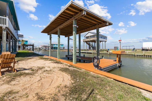 522 Dolphin, Freeport, TX 77541