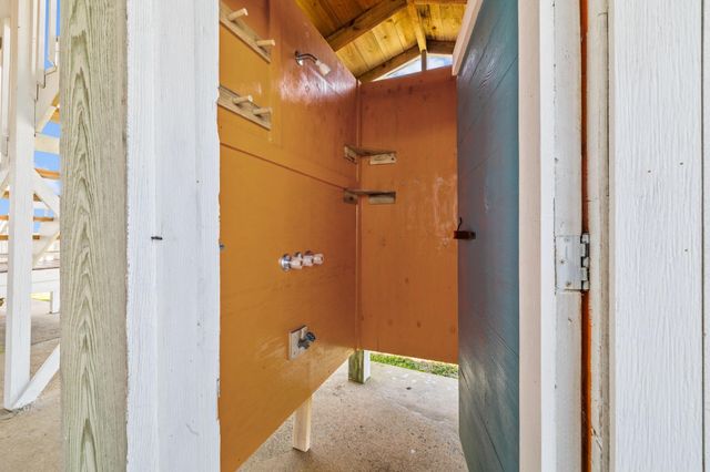 522 Dolphin, Freeport, TX 77541