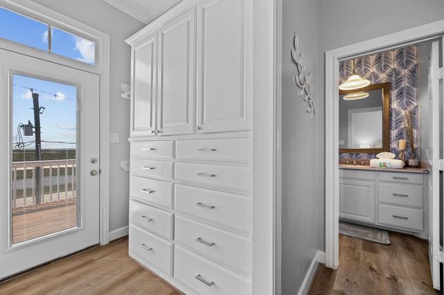 522 Dolphin, Freeport, TX 77541