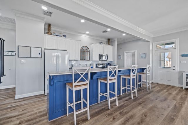 522 Dolphin, Freeport, TX 77541