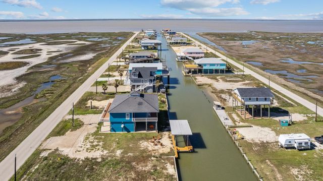 522 Dolphin, Freeport, TX 77541