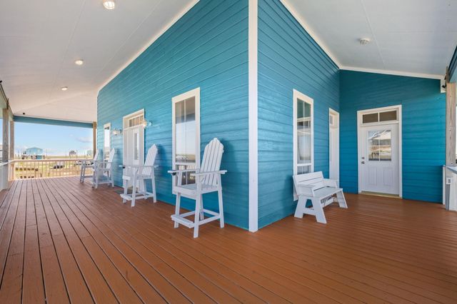 522 Dolphin, Freeport, TX 77541