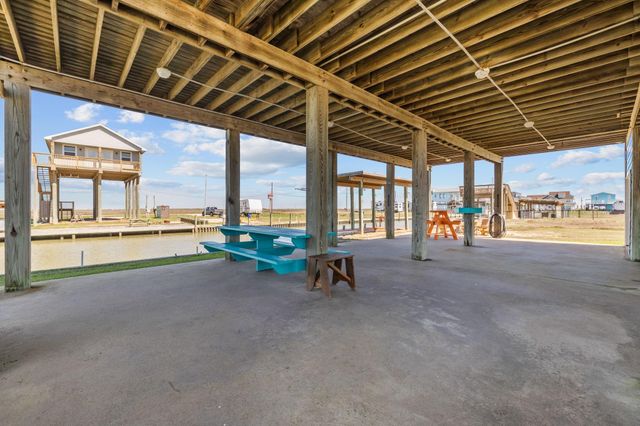 522 Dolphin, Freeport, TX 77541