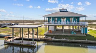 522 Dolphin, Freeport, TX 77541