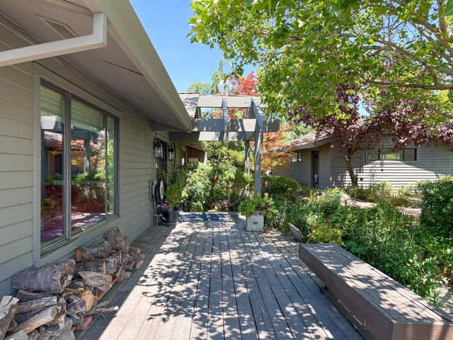 5858 Butler Rd, Penryn, CA 95663