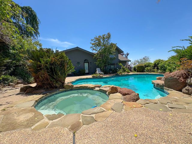 5858 Butler Rd, Penryn, CA 95663