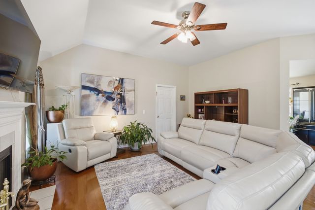 108 Buena Vista Ct, Nashville, TN 37218