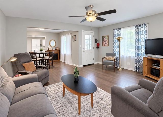216 Moss Avenue, Liberty, MO 64068