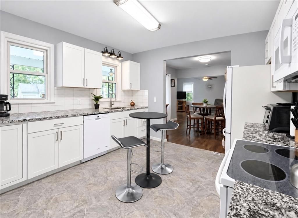 216 Moss Avenue, Liberty, MO 64068
