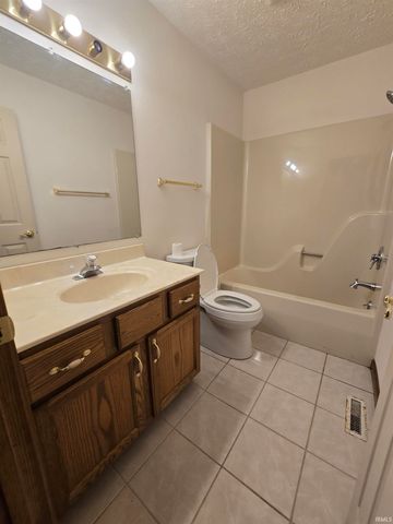 2944 Elmridge Drive, Evansville, IN 47711