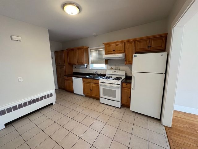 24 Washington Ave A, Waltham, MA 02453