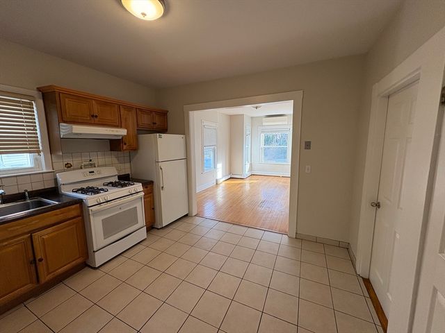 24 Washington Ave A, Waltham, MA 02453