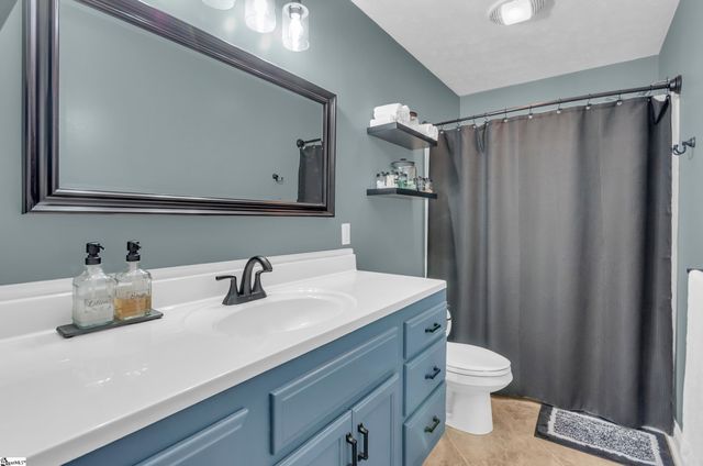 409 The Bear Boulevard, Tamassee, SC 28686