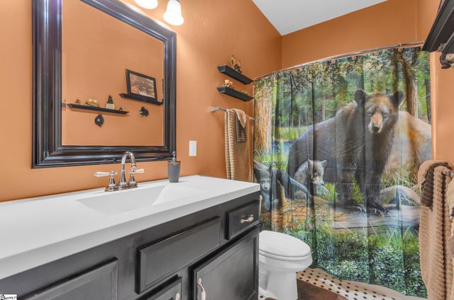 409 The Bear Boulevard, Tamassee, SC 28686