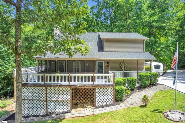 409 The Bear Boulevard, Tamassee, SC 28686