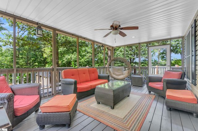 409 The Bear Boulevard, Tamassee, SC 28686