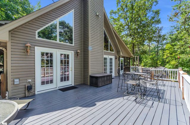 409 The Bear Boulevard, Tamassee, SC 28686