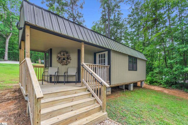 409 The Bear Boulevard, Tamassee, SC 28686